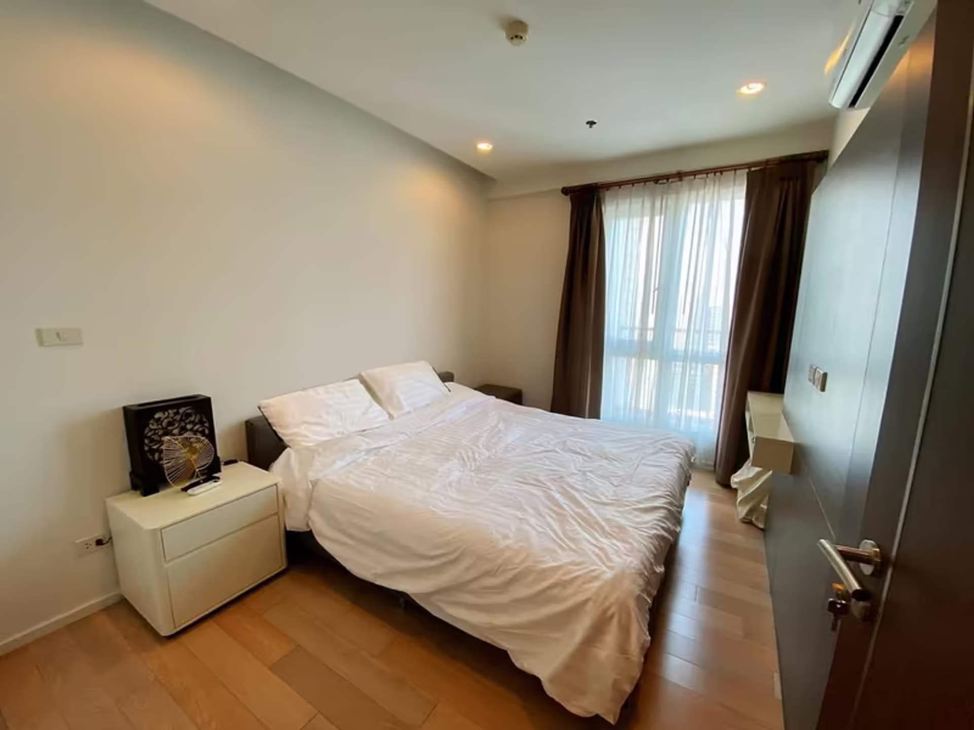 1 Bedroom Condo - Image 4