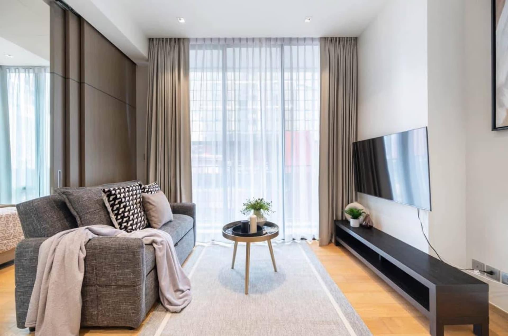1 Bed Condo for Rent in Pathum Wan - Image 1