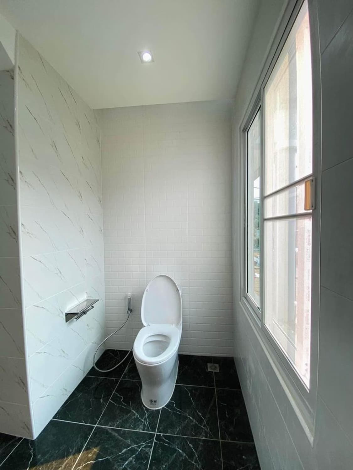 5 Bed House for Rent in Mueang Chiang Mai - Image 22