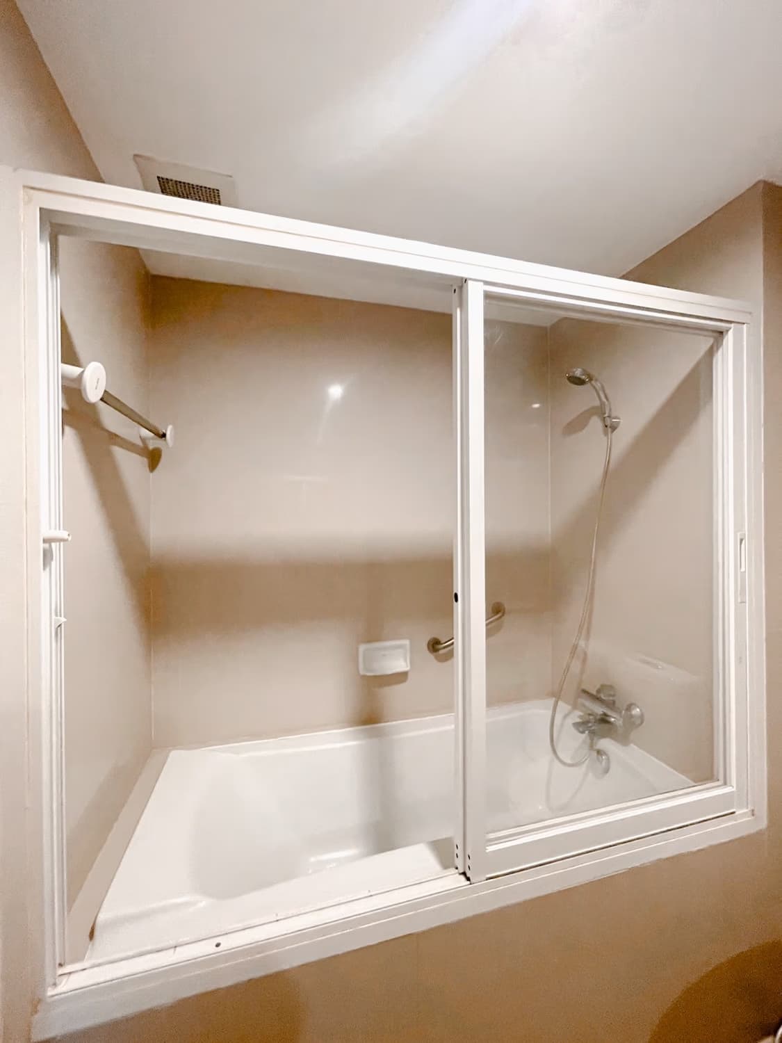 Condo for Rent at Twin Peaks - Image 13