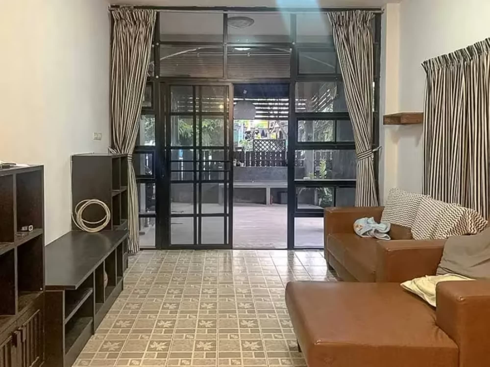 2 Bedroom House - Image 12