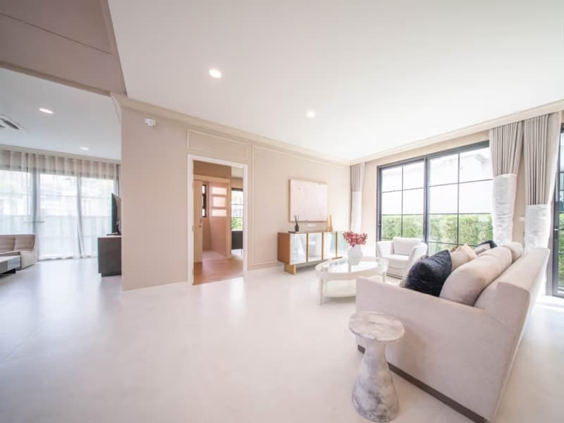 5 Bed House for Rent in Saphan Sung