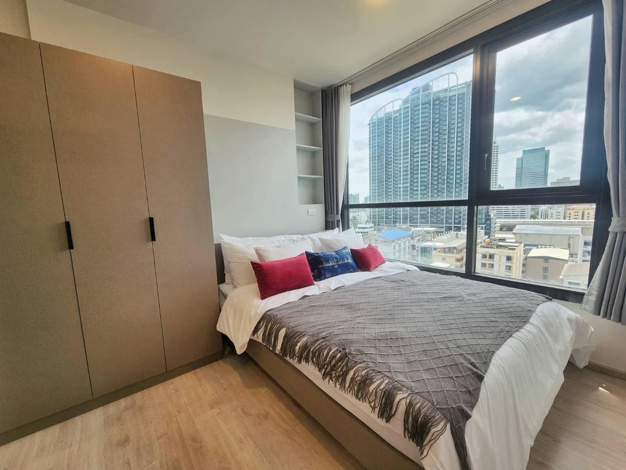 1 Bed Condo for Sale  Near Huai Khwang MRT - Image 11