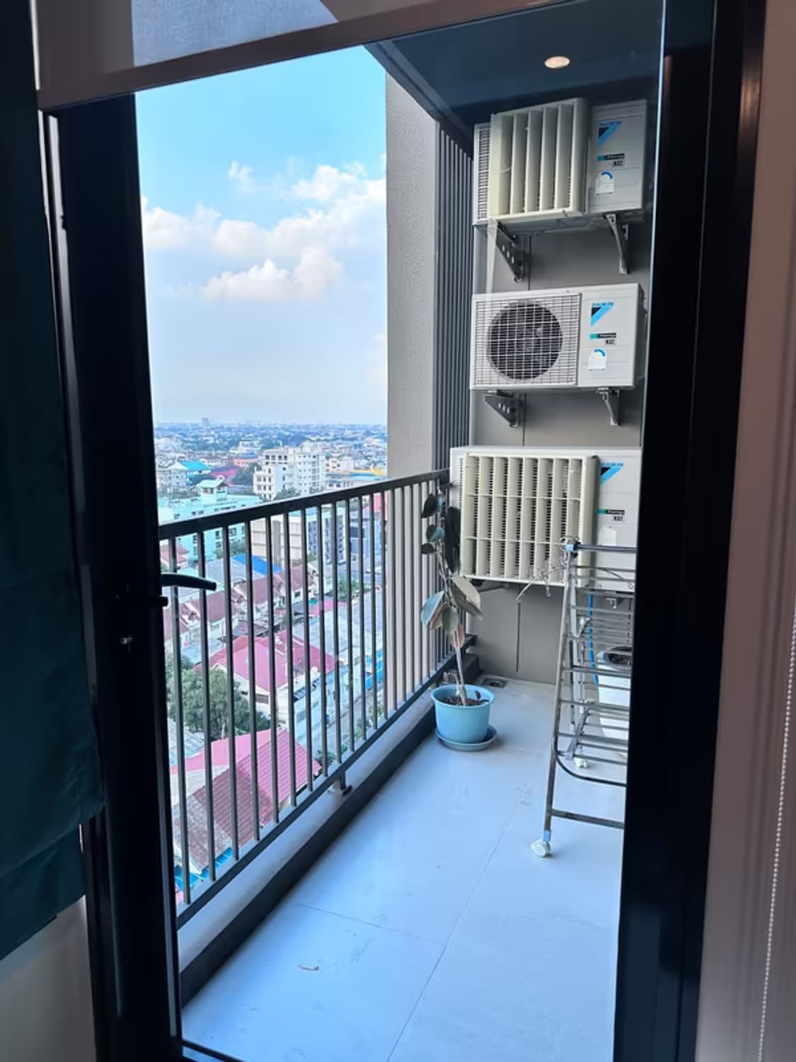 Condo for Rent at ELIO DEL NEST - Image 5