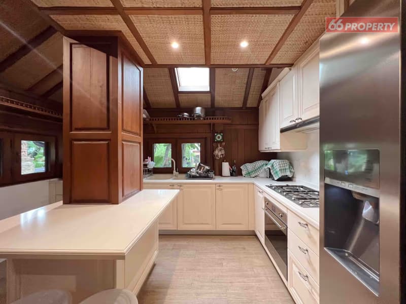 Spacious Pool Villa next to Ping River