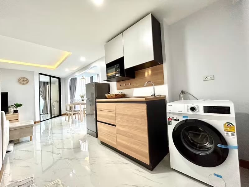1 Bedroom Condo