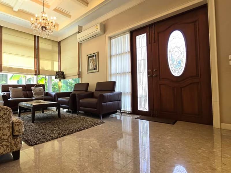 5 Bed House for Rent in Mueang Chiang Mai