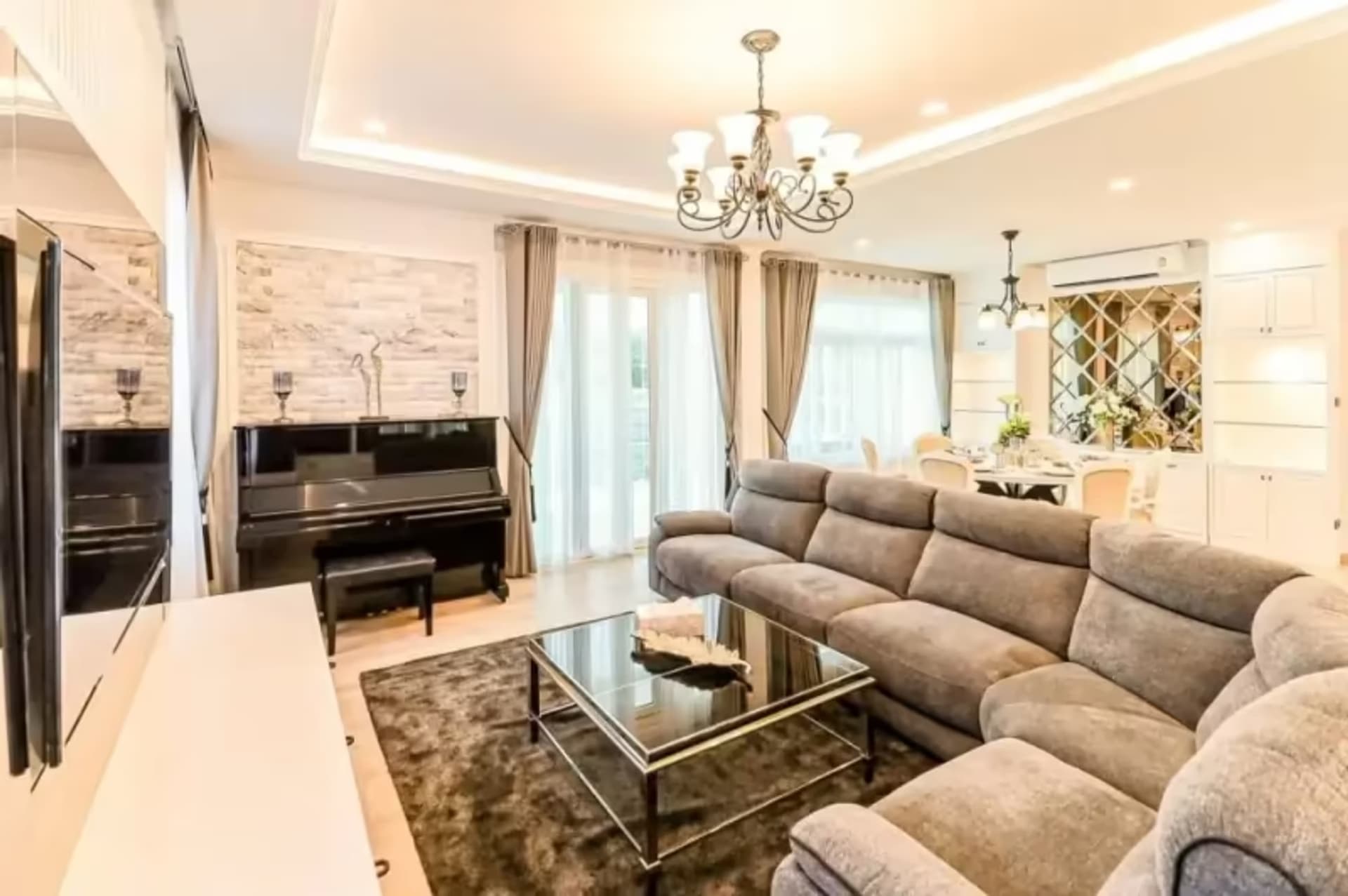 4 Bedroom House - Image 13