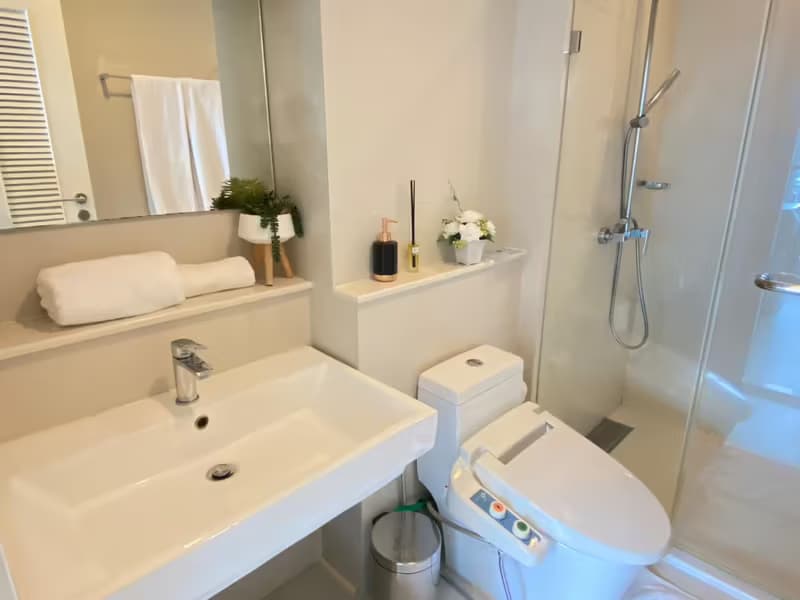 1 Bedroom Condo