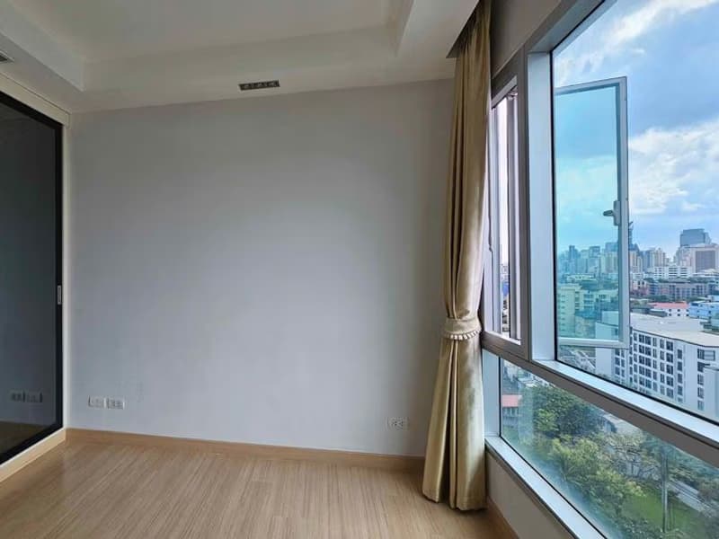 1 Bed Condo for Sale in Huai Khwang