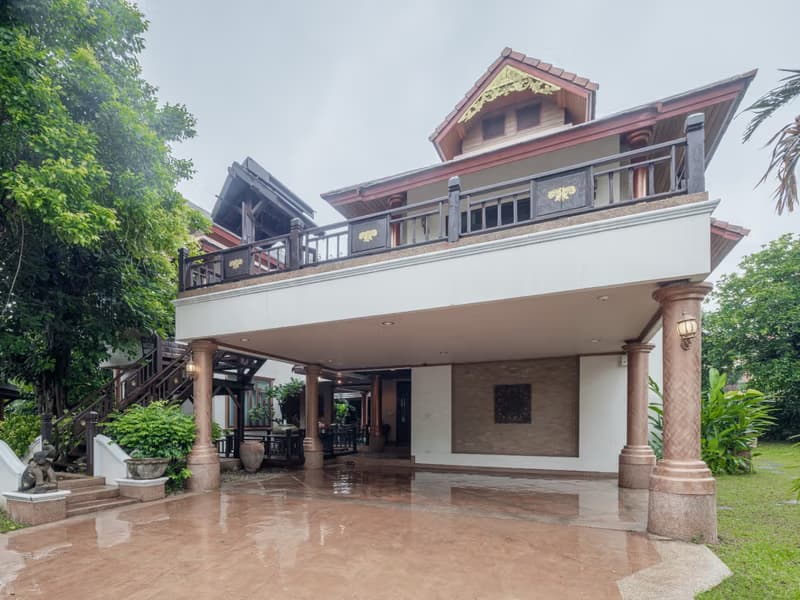 7 Bed House for Sale in Mueang Chiang Mai