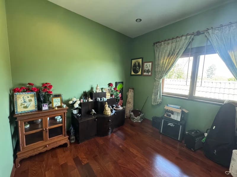 6 Bed House for Sale in Hang Dong District