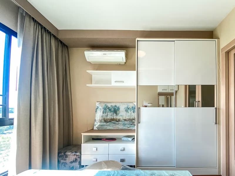 1 Bedroom Condo
