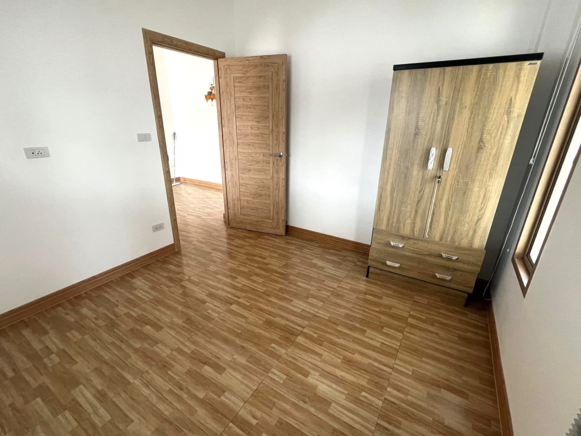 3 Bed House for Rent in Saraphi District - Image 11