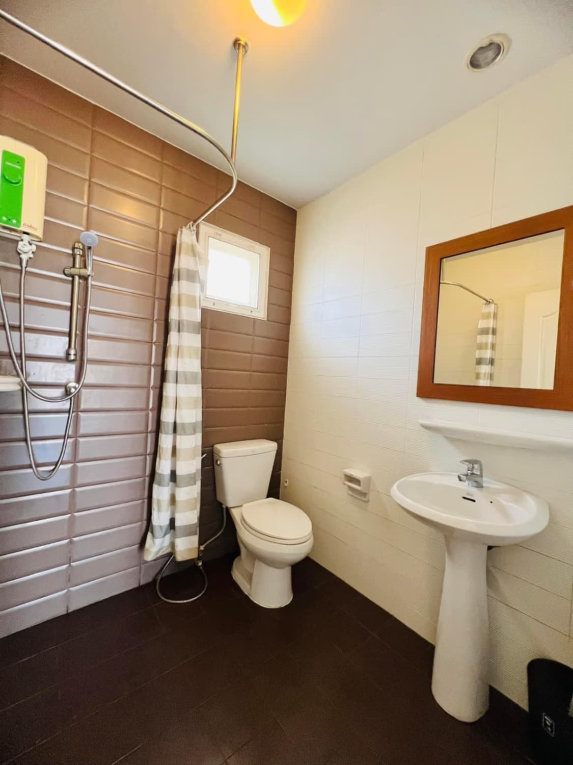 3 ห้องนอน บ้าน สำหรับ ขาย ใน Hang Dong - Image 2