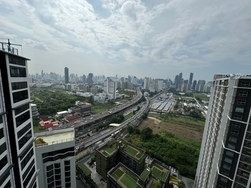 1 Bed Condo for Rent in Huai Khwang