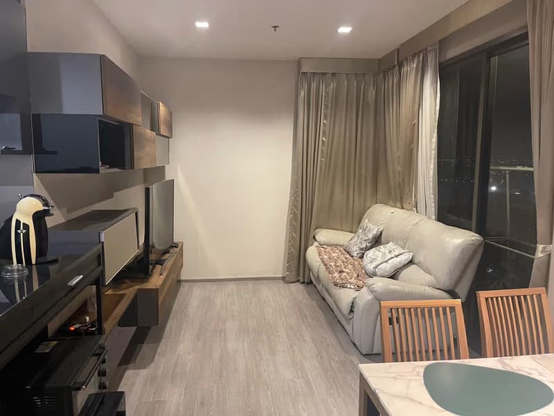 2 Bed Condo for Rent in Khlong San