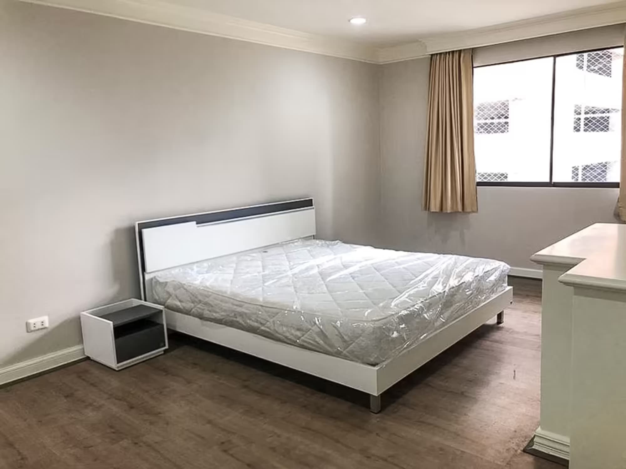 2 Bedroom Condo for Rent at Le Premier 1 - Image 7