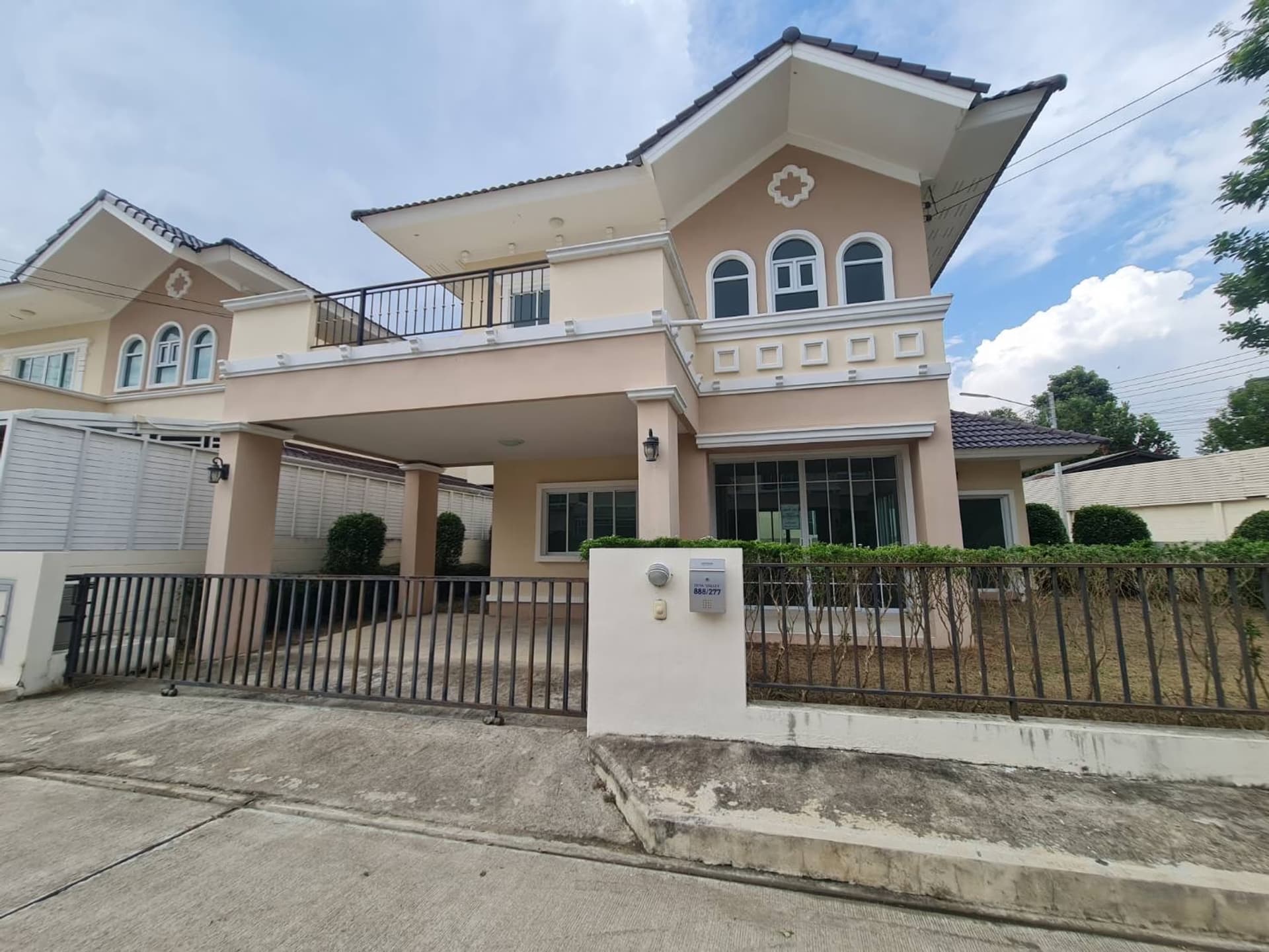 4 Bed House for Sale in Saraphi - Image 1