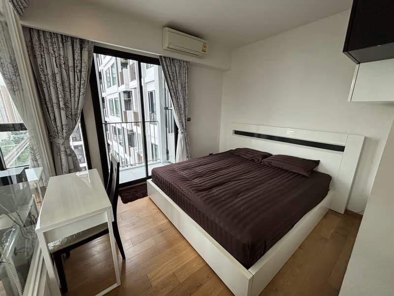 2 Bed Condo for Rent in Khlong San