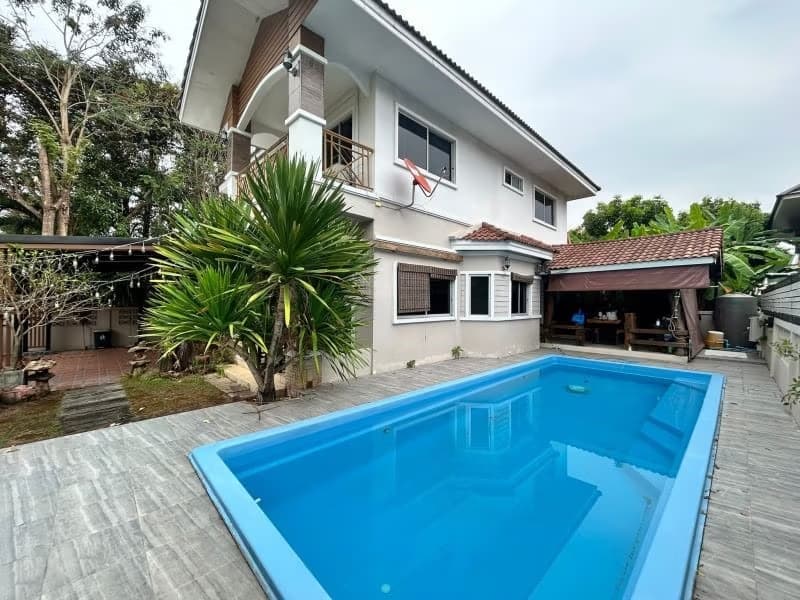 4 Bed House for Rent in Mueang Chiang Mai District
