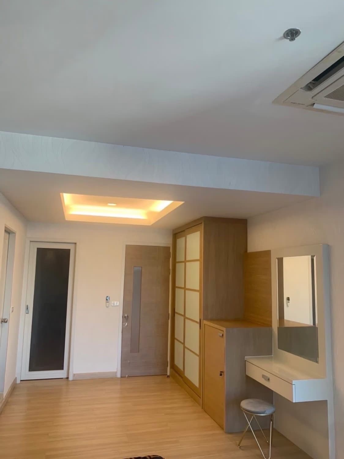 2 Bed Condo for Rent in Khlong San - Image 12