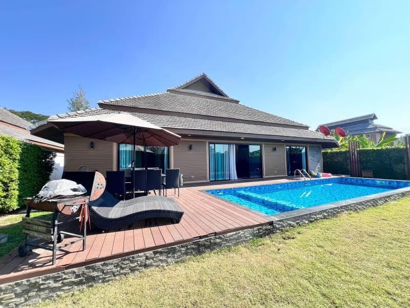 6 Bed House for Rent in Saraphi