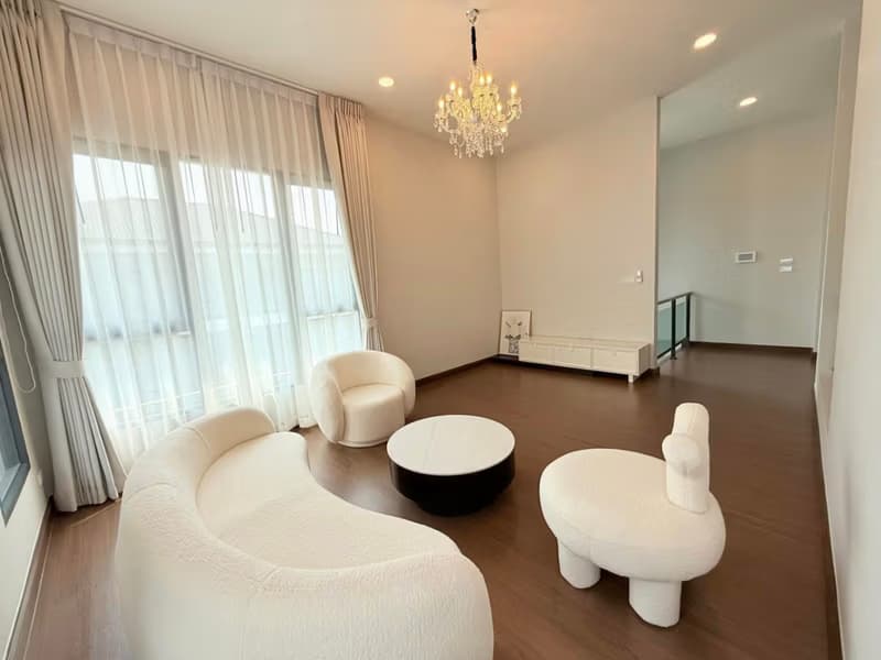 4 Bed House for Rent in Bang Phli