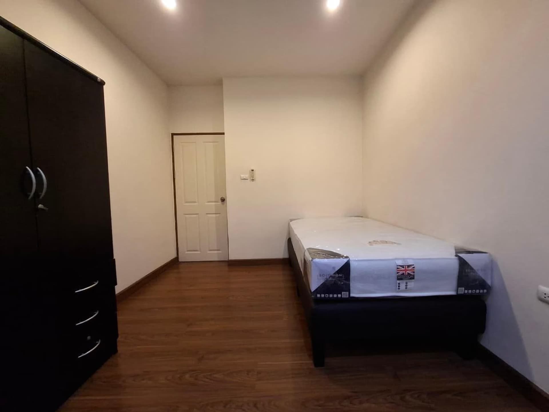 4 Bed House for Rent in Mueang Chiang Mai - Image 11