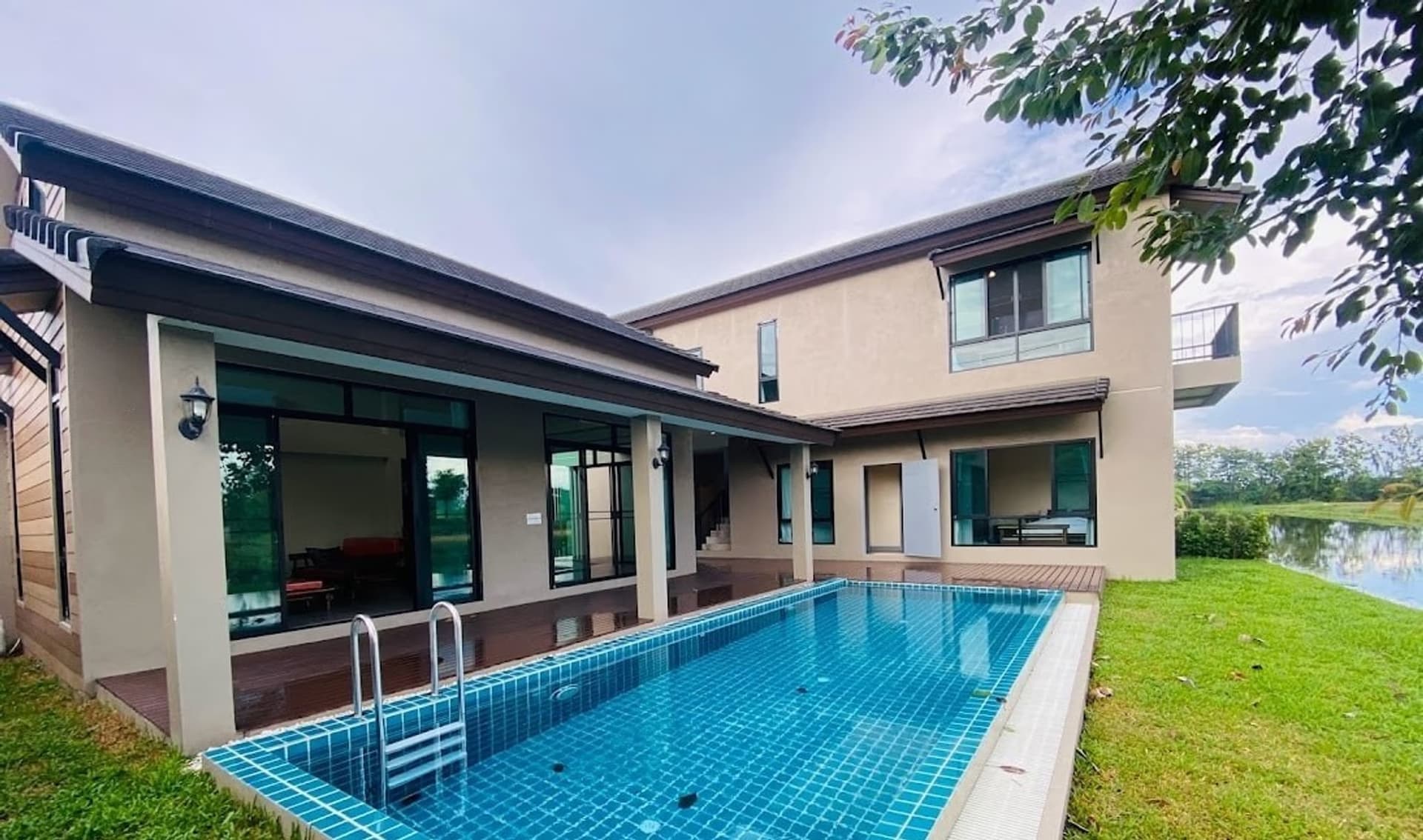 5 Bedroom House - Image 3