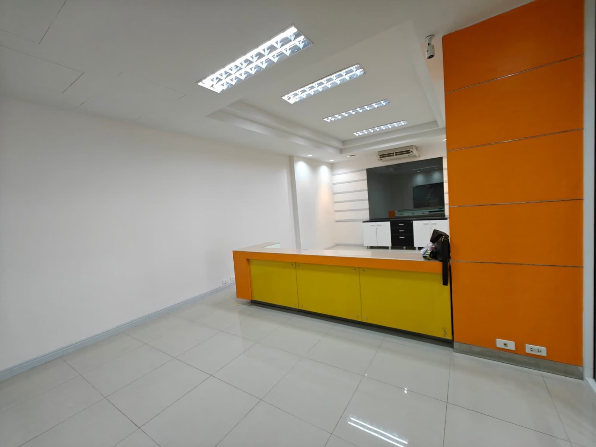 Studio Commercial for Rent in Bang Na - Image 16