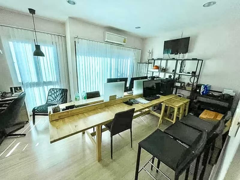 Baan Klang Muang (Rama 9-Ramkhamhaeng) 