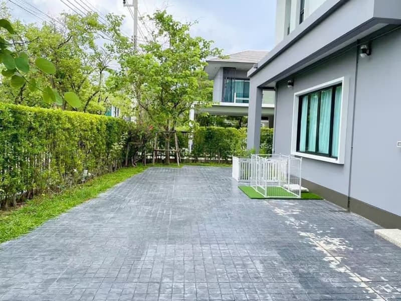 4 Bedroom House for Rent in Bangna