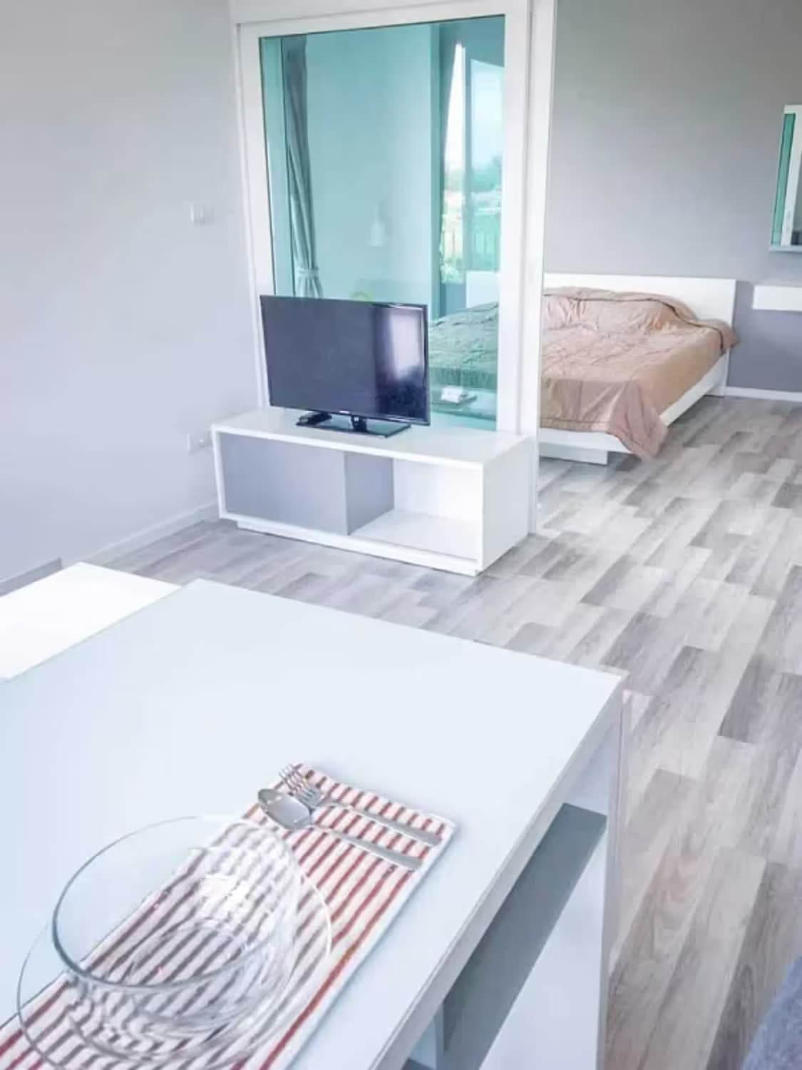 1 Bedroom Condo - Image 1