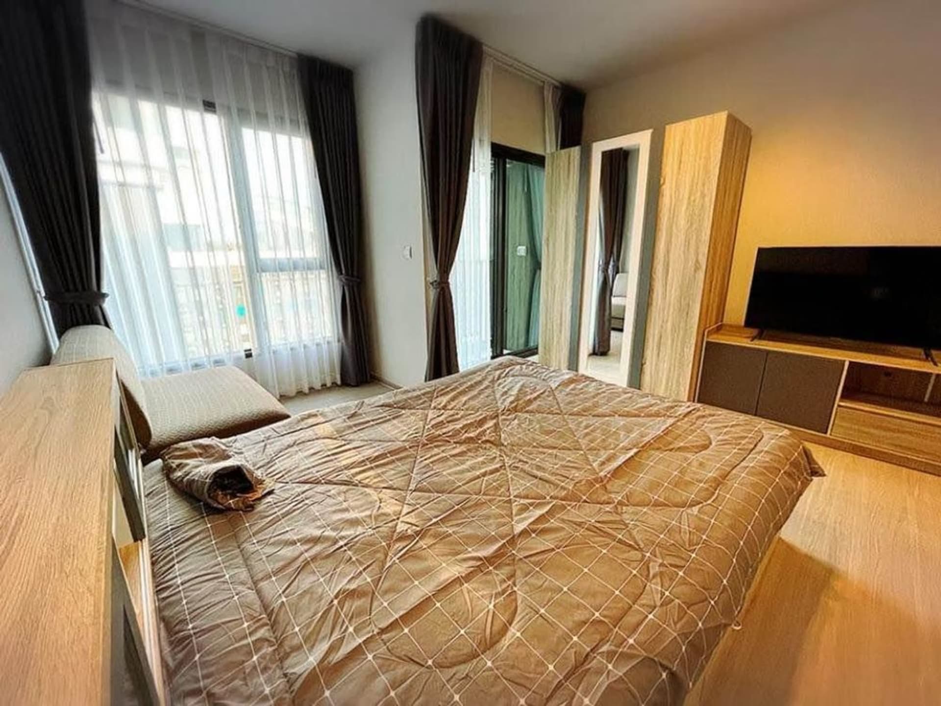 1 Bed Condo for Rent  Near Phra Ram 9 MRT - Image 2