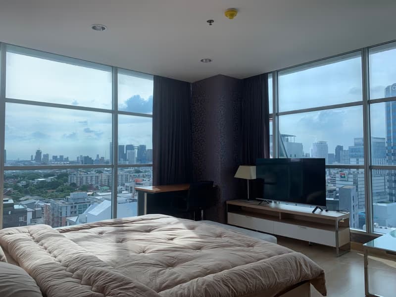2 Bed Condo for Rent in Huai Khwang