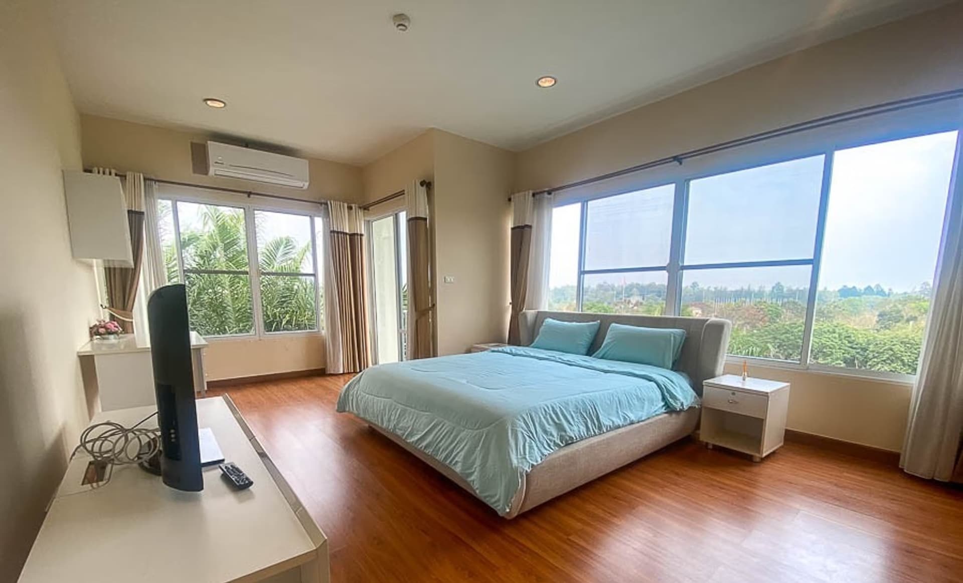2 Bedroom Condo - Image 8