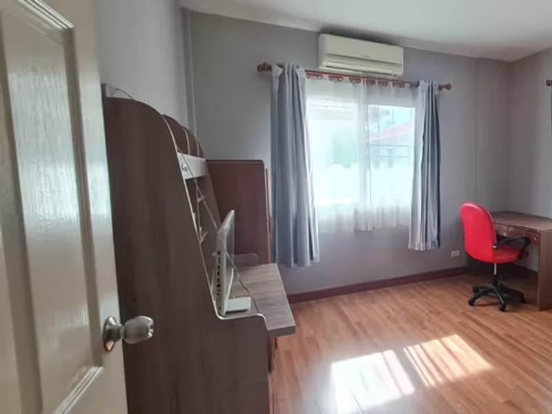 4 Bedroom undefined