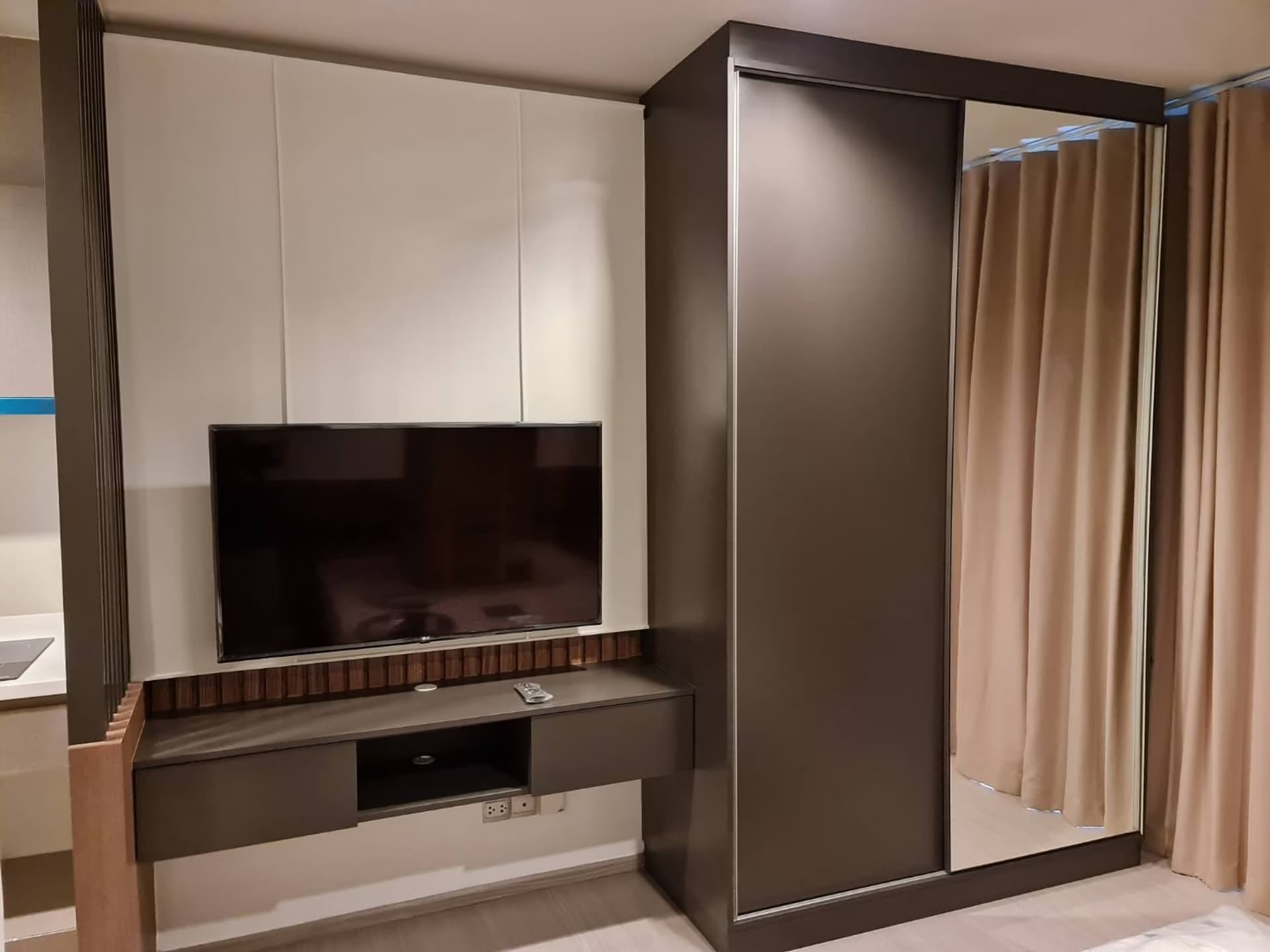 1 Bed Condo for Rent  Near Phra Ram 9 MRT - Image 4