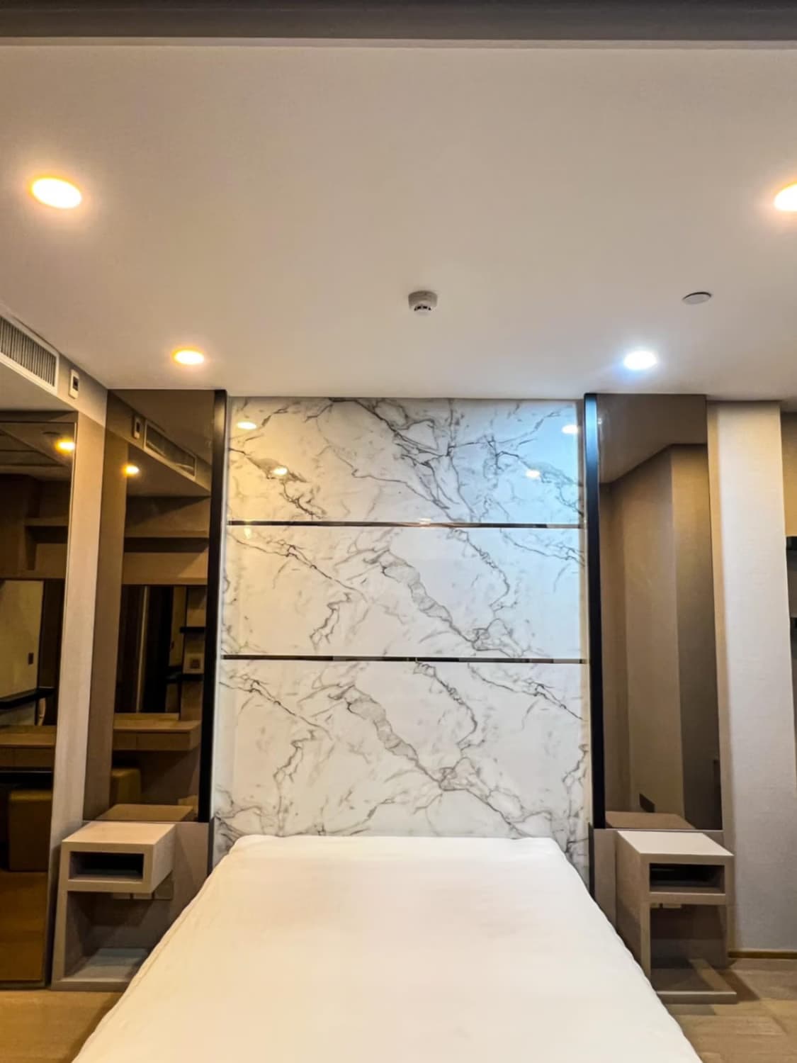 1 Bed Condo for Rent in Bang Rak - Image 6