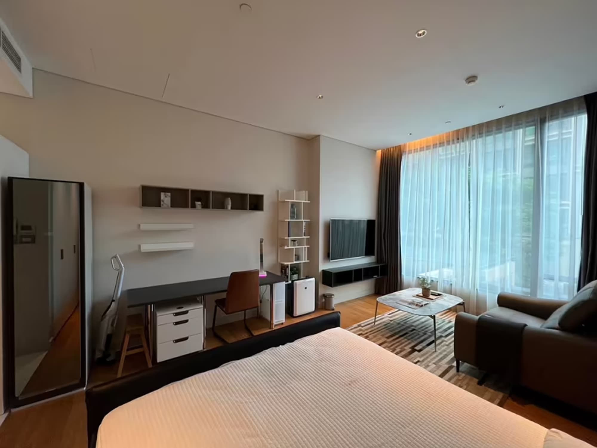 Condo for Rent at Sindhorn Residence - Image 3