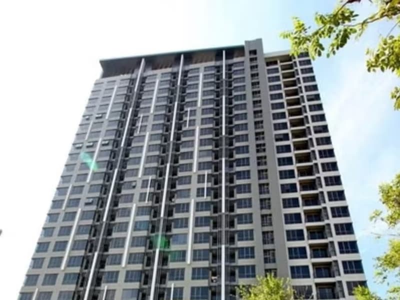 Condo for Sale at The Room Sathon - St. Louis
