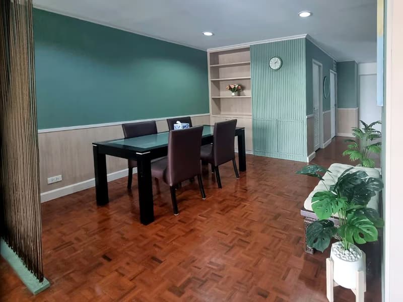 2 Bed Condo for Rent in Watthana