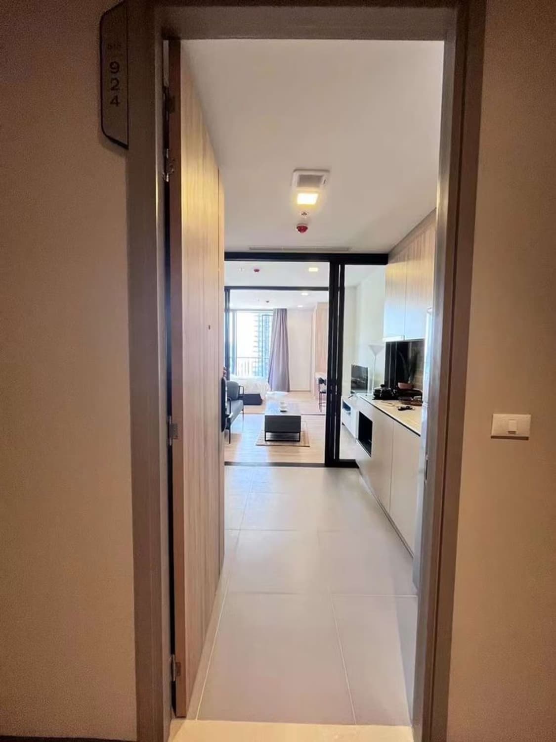 1 Bed Condo for Rent and Sale in Phaya Thai - Image 7