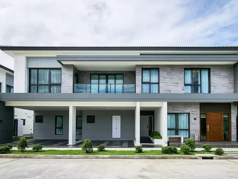 5 Bed House for Sale in Bang Phli
