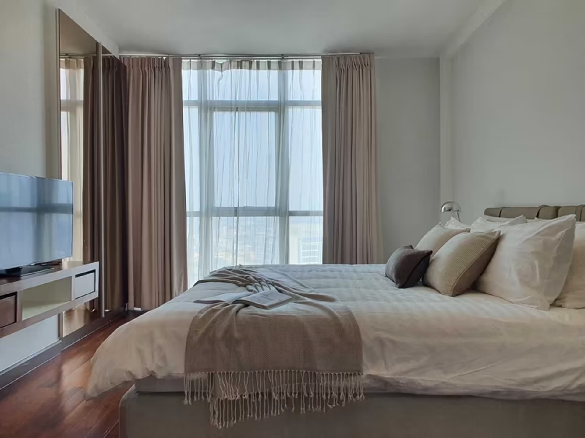  - Image 4