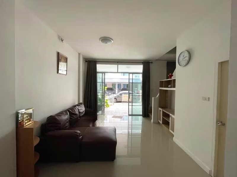 3 Bed Townhouse for Sale in Saraphi