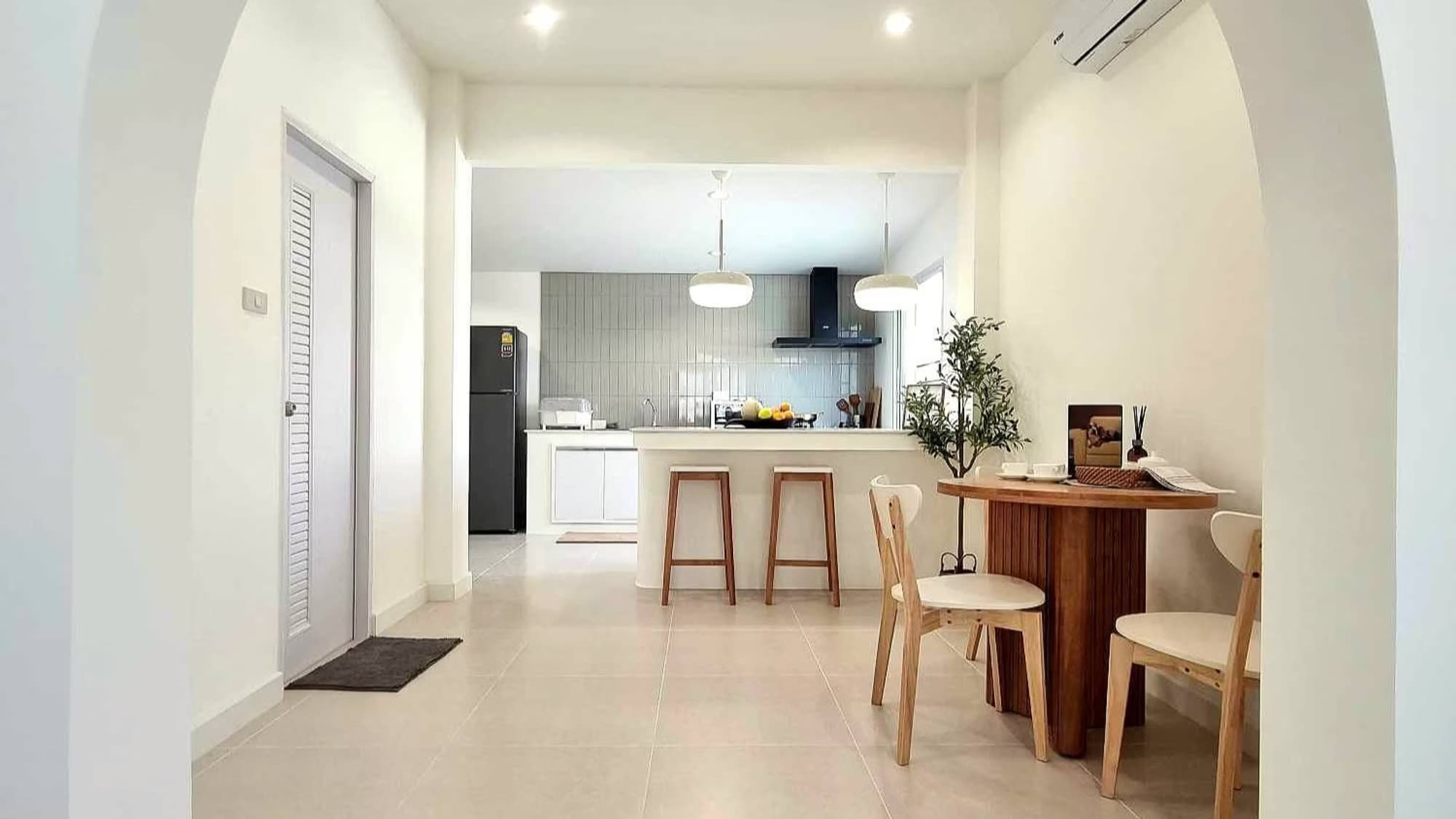 3 Bed House for Rent in Hang Dong - Image 5