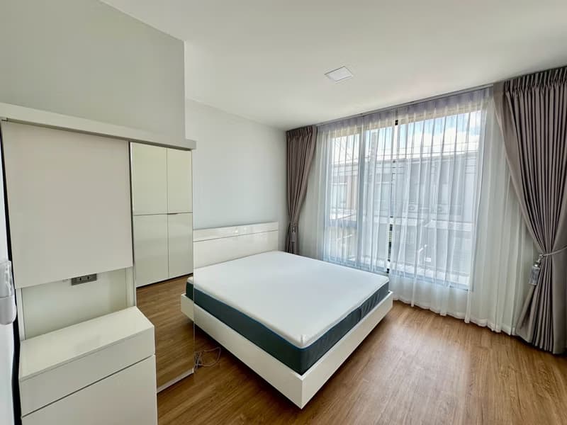 3 Bed Townhouse for Rent in Bang Phli