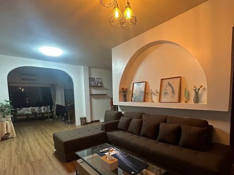 6 Bed House for Rent in San Sai